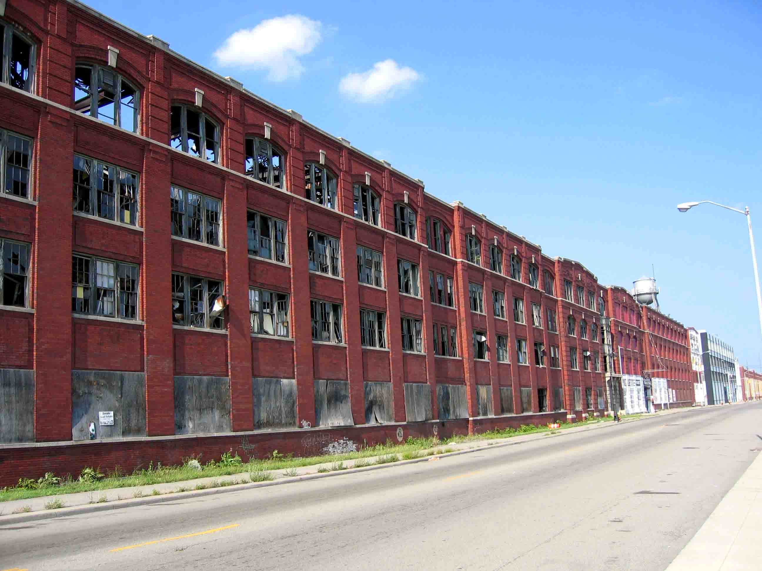Studebaker plant abandoned Detroit